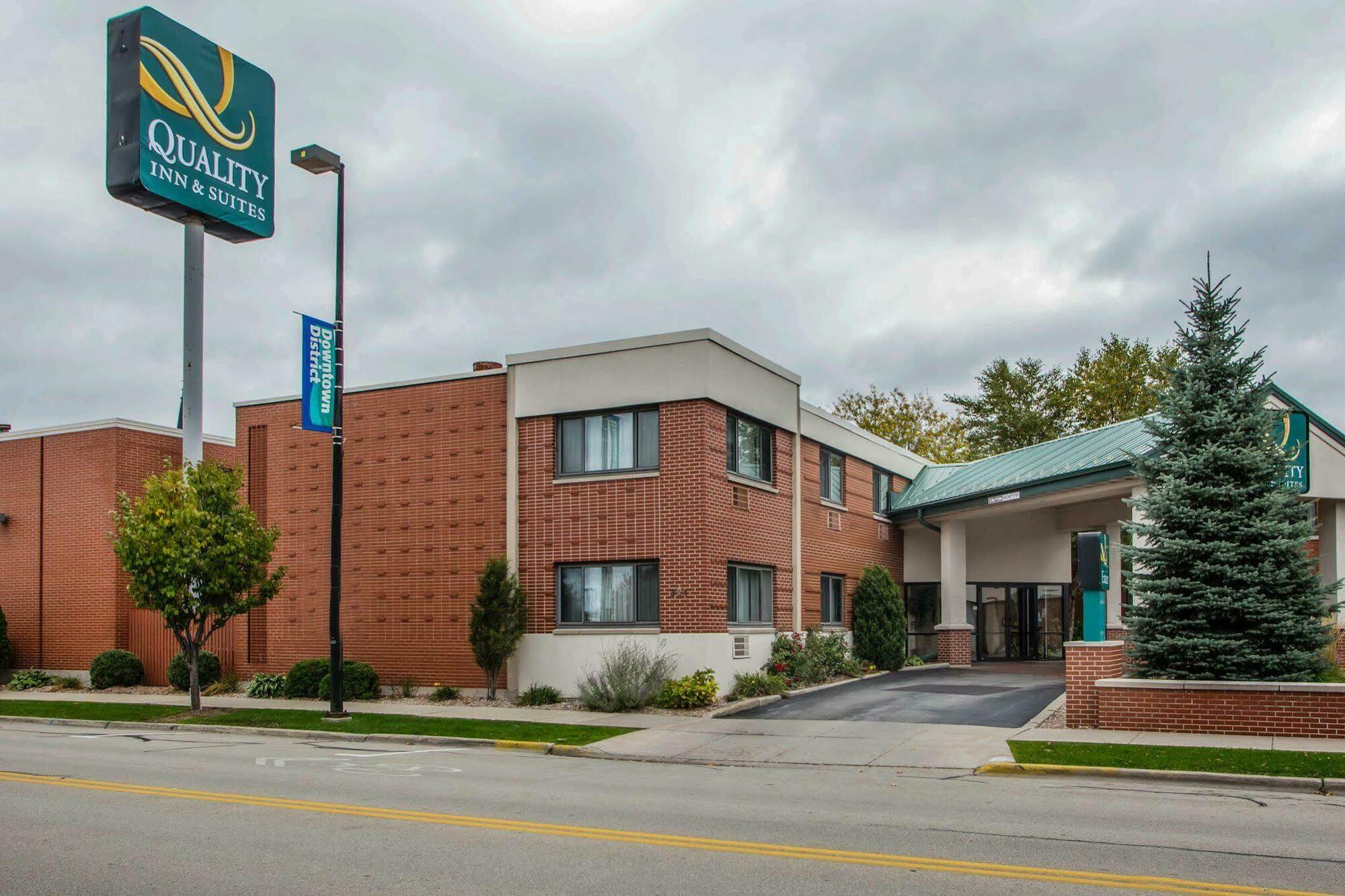 Quality Inn & Suites Downtown Green Bay Exterior photo