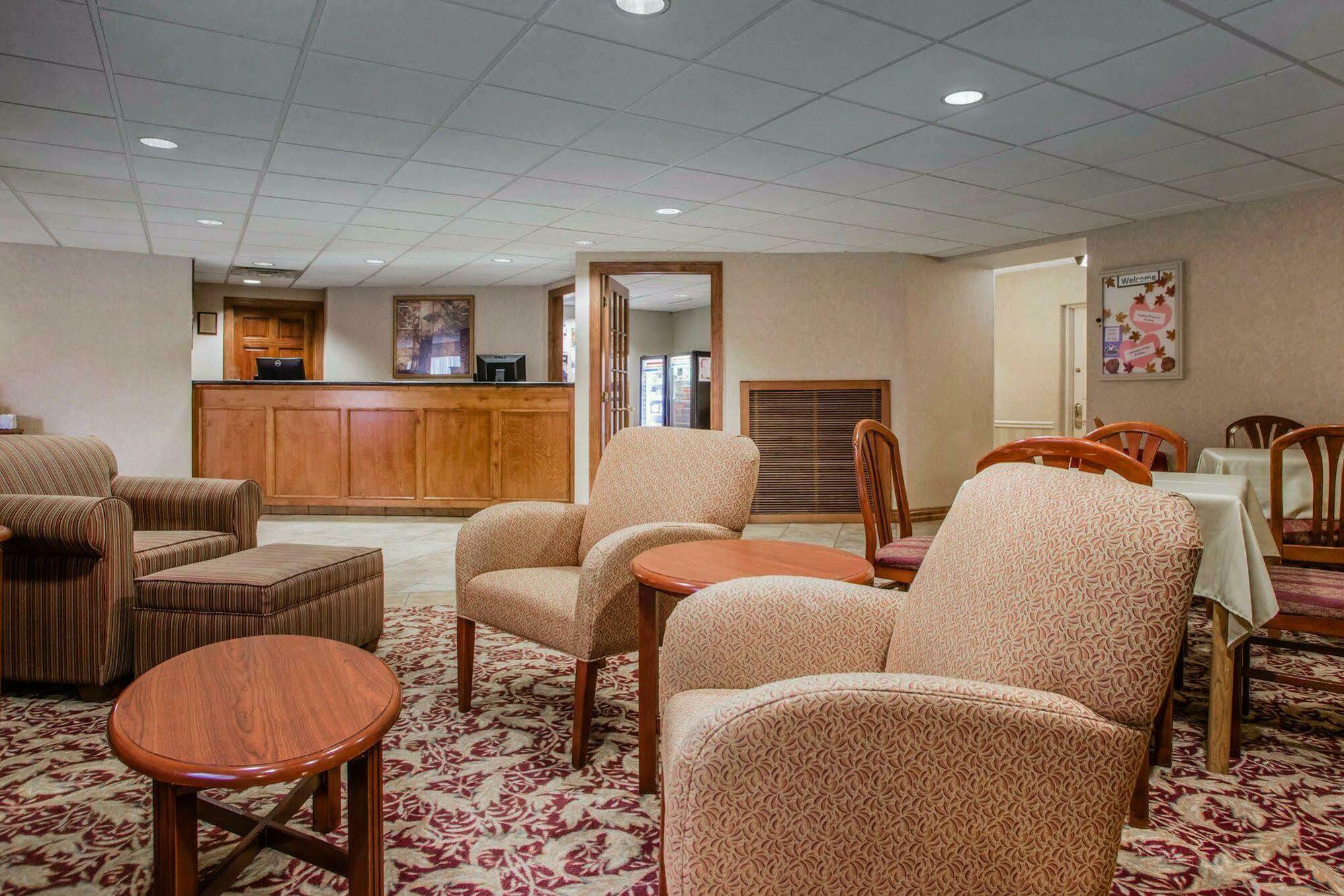Quality Inn & Suites Downtown Green Bay Exterior photo